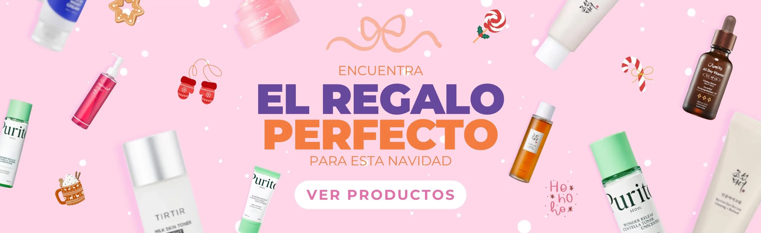 Una mujer sosteniendo un tarro de crema